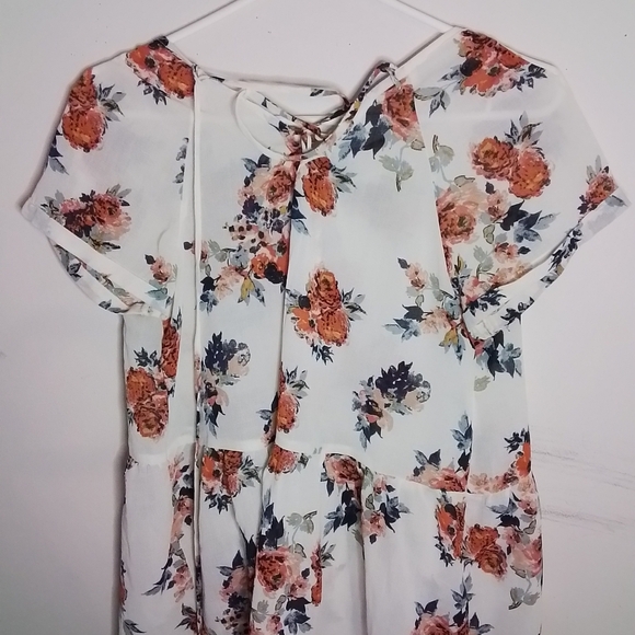 XHILARATION WOMENS SIZE MEDIUM FLORAL T SHIRT - Picture 3 of 3